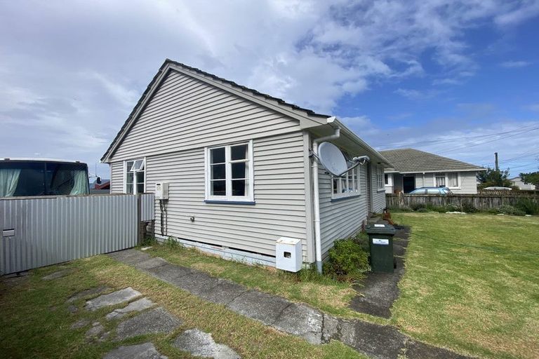 Photo of property in 34 Matipo Street, Castlecliff, Whanganui, 4501