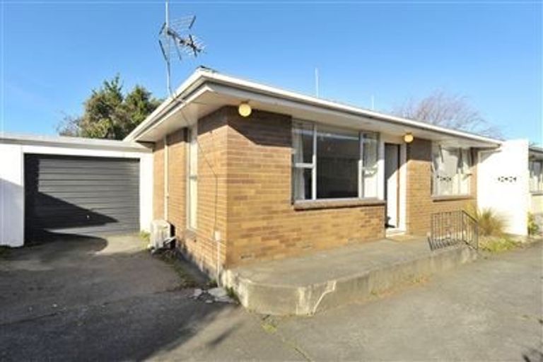 Photo of property in 2/94 Peverel Street, Riccarton, Christchurch, 8041