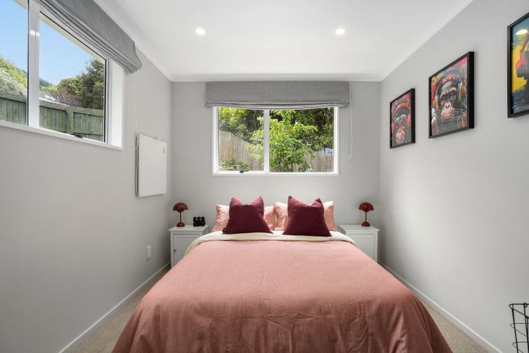 Photo of property in 2 Evergreen Place, Sunshine Bay, Queenstown, 9300