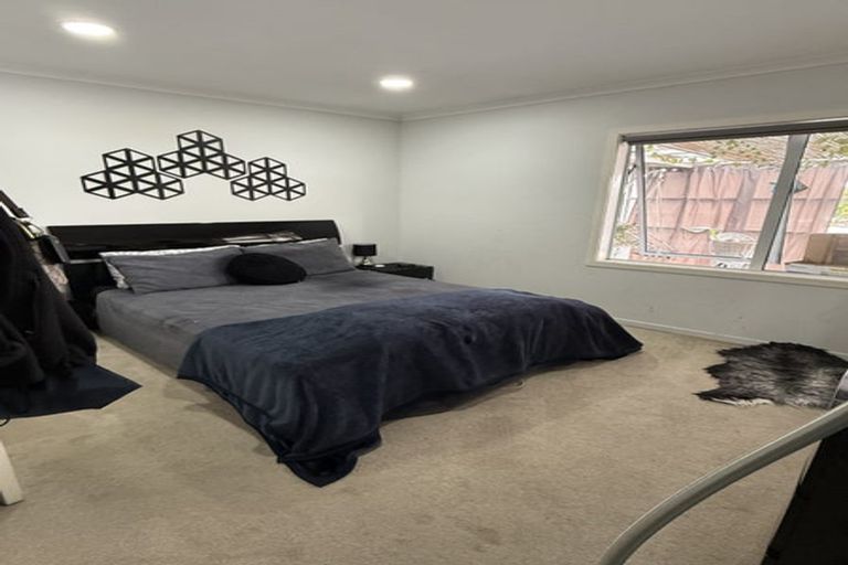 Photo of property in 20 Alma Street, Te Atatu South, Auckland, 0610
