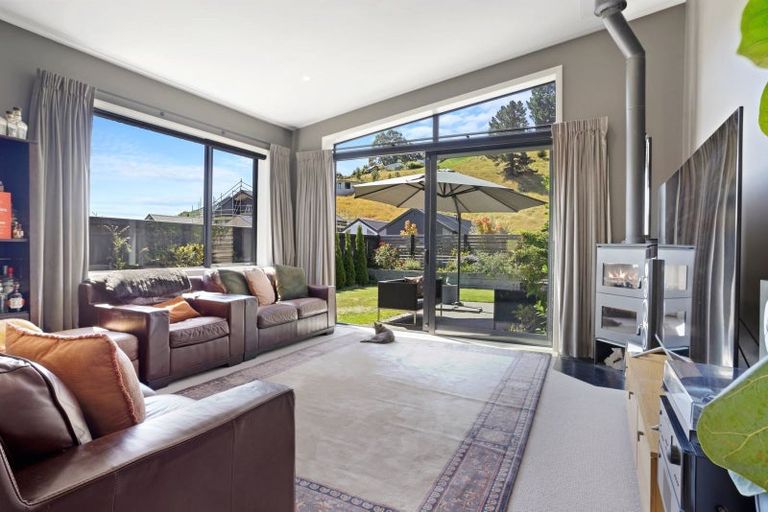 Photo of property in 8 Caro Lane, Cracroft, Christchurch, 8022