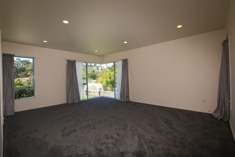 Photo of property in 3 Khaleel Place, Henderson, Auckland, 0612