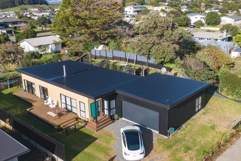 Photo of property in 37 Seagrass Place, Otaki Beach, Otaki, 5512