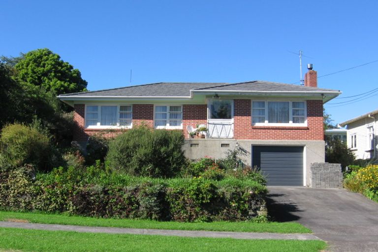 Photo of property in 43 Brandon Road, Glen Eden, Auckland, 0602