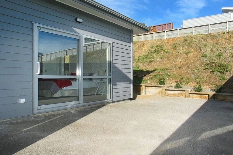 Photo of property in 30 Frances Brown Avenue, Aotea, Porirua, 5024