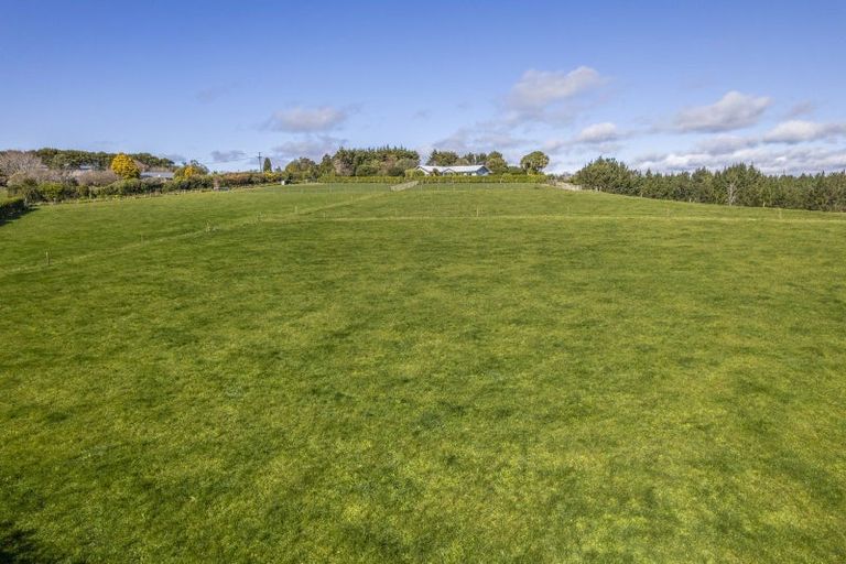 Photo of property in 114 Ackworth Road, Lepperton, New Plymouth, 4373