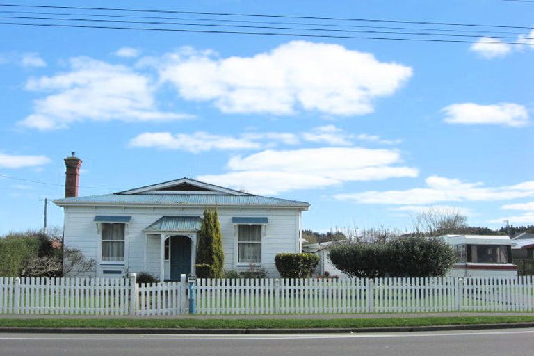 Photo of property in 187 Bridge Street, Bulls, 4818