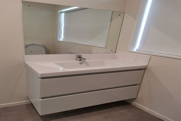 Photo of property in Miramar Villas, 5/3 Byron Street, Miramar, Wellington, 6022