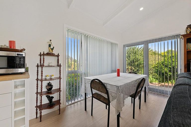 Photo of property in 7a Roseburn Place, Pakuranga, Auckland, 2010