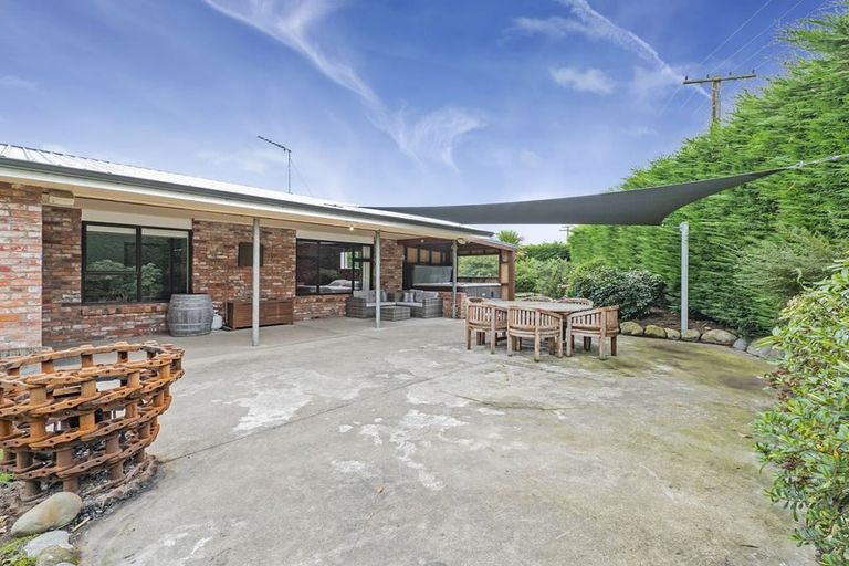 Photo of property in 1 Everett Street, Coalgate, 7673