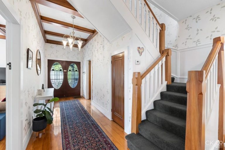 Photo of property in 17 Saint Albans Grove, Woburn, Lower Hutt, 5010