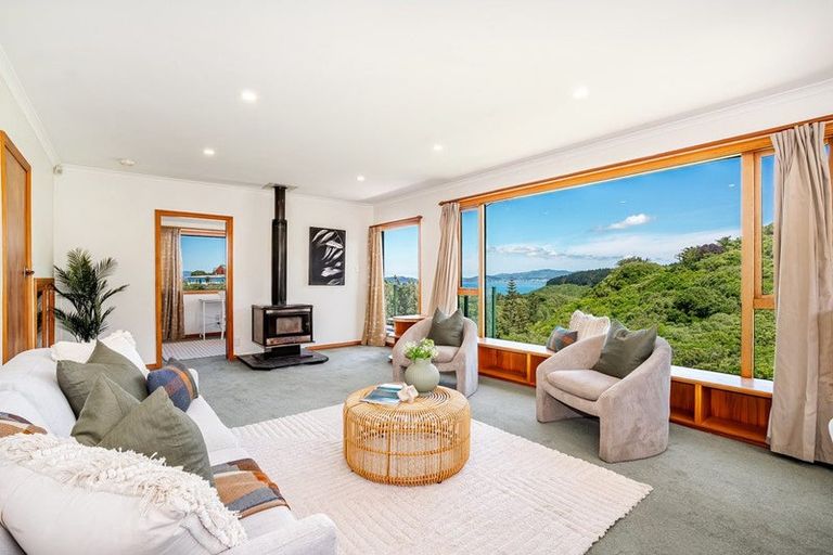 Photo of property in 45 Maungaraki Road, Korokoro, Lower Hutt, 5012