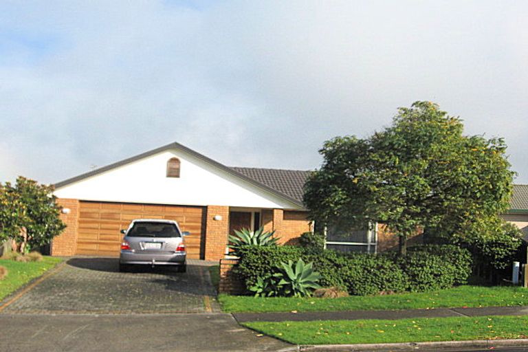 Photo of property in 13 Stewart Gibson Place, Manurewa, Auckland, 2105