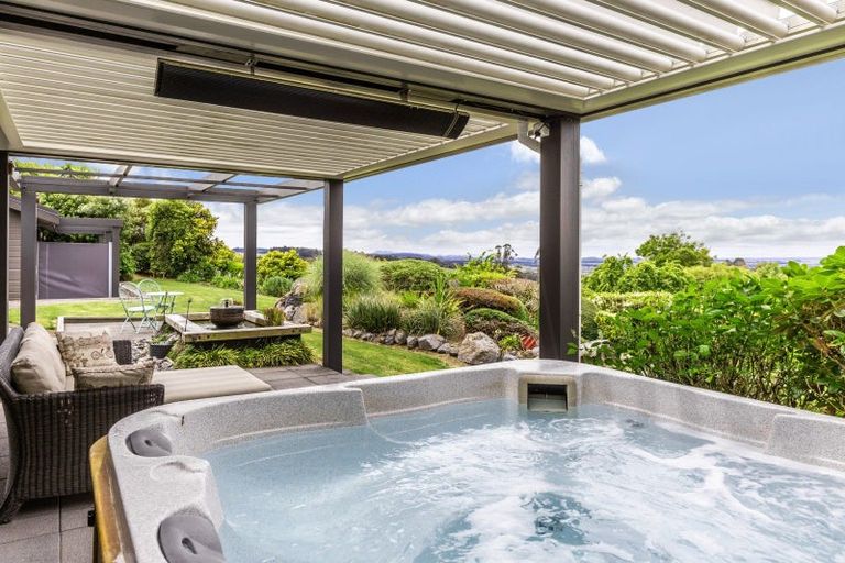 Photo of property in 15 Cameron Drive, Acacia Bay, Taupo, 3385