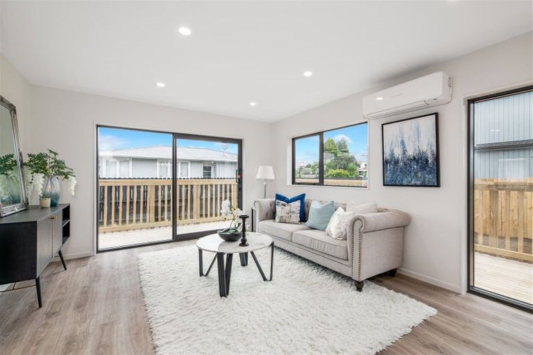 Photo of property in 9b Edwards Avenue, Henderson, Auckland, 0610