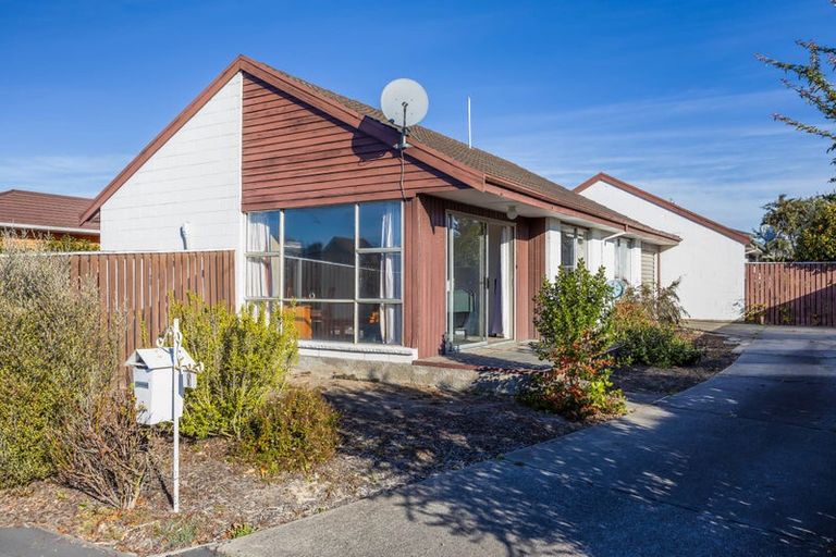 Photo of property in 1/5 Camrose Place, Ilam, Christchurch, 8041