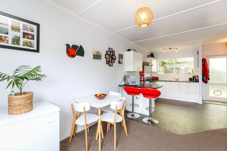 Photo of property in 48b Pitcairn Street, Oakura, 4314