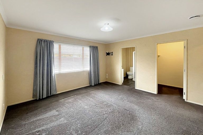 Photo of property in 53 Branigan Parade, Kelvin Grove, Palmerston North, 4414