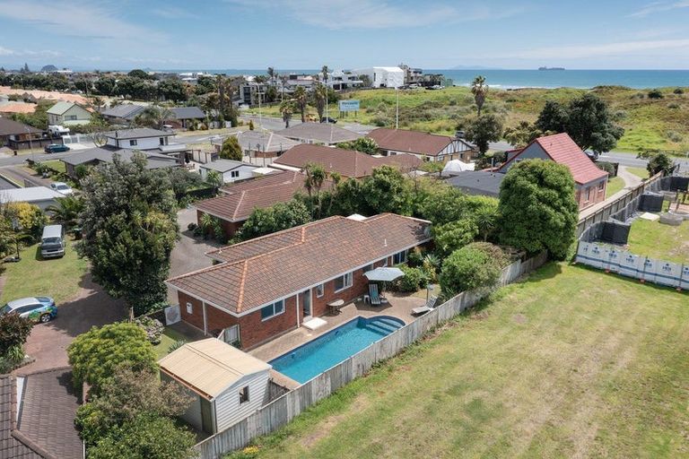 Photo of property in 52 Sunrise Avenue, Mount Maunganui, 3116