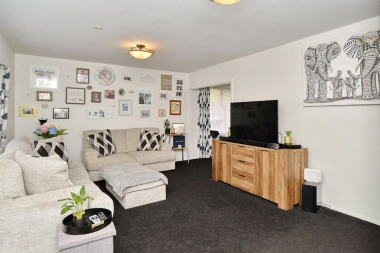 Photo of property in 3 Cowper Place, Avondale, Christchurch, 8061