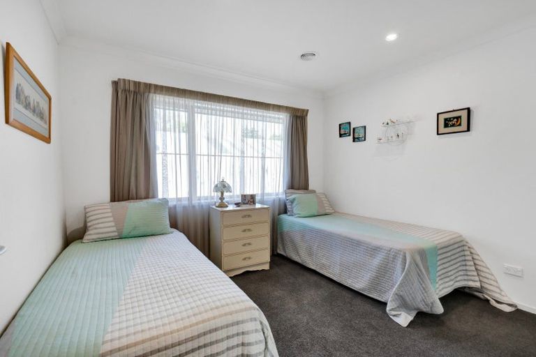 Photo of property in 7 Portland Drive, Highlands Park, New Plymouth, 4312