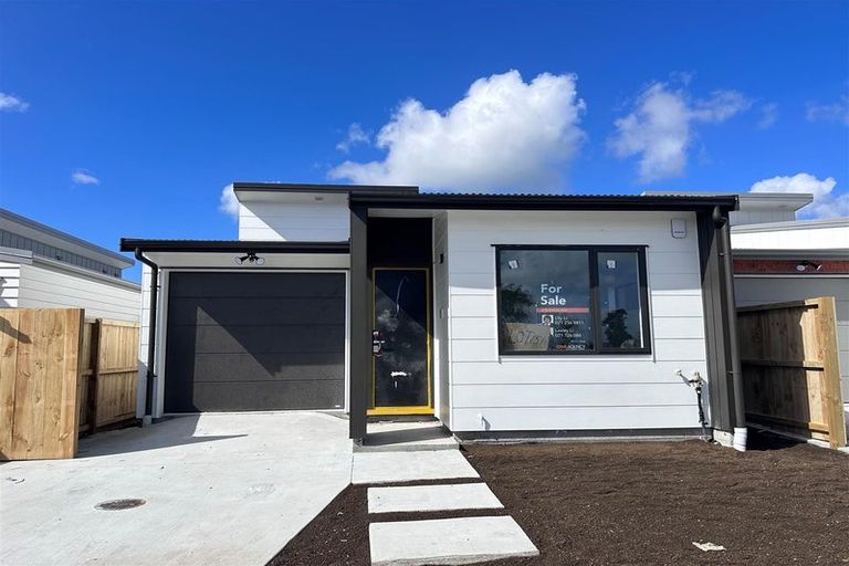Photo of property in 40 John Gray Street, Papakura, 2110