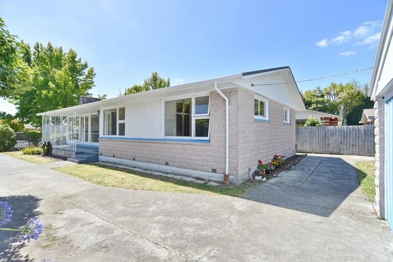 Photo of property in 63 Woodbury Street, Russley, Christchurch, 8042