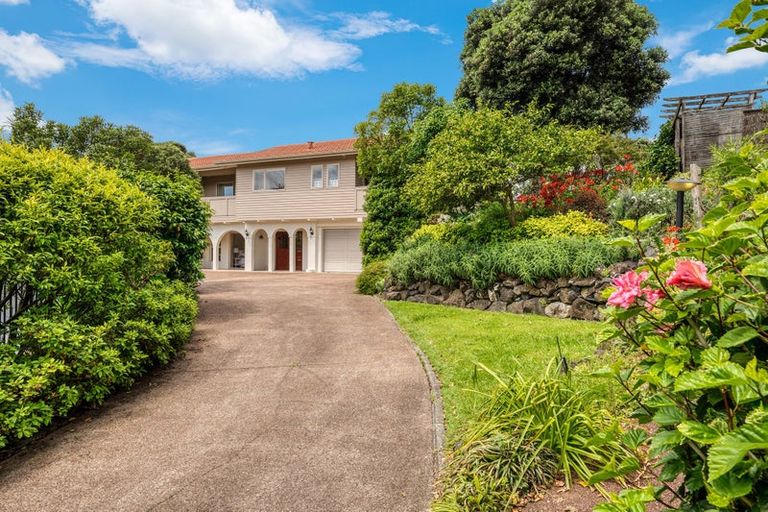 Photo of property in 913 Beach Road, Waiake, Auckland, 0630