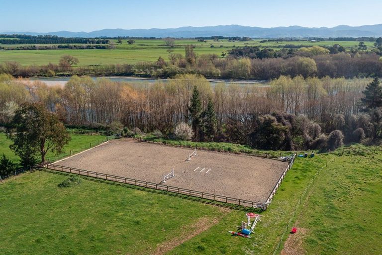 Photo of property in 726 Te Whiti Road, Te Whiti, Masterton, 5884