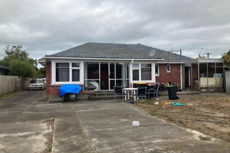 Photo of property in 119 Burwood Road, Burwood, Christchurch, 8083