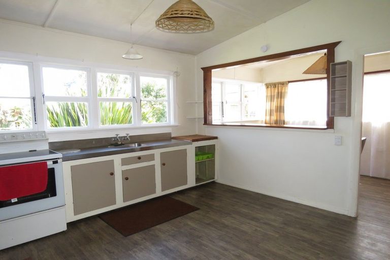 Photo of property in 128 Queen Street, Westport, 7825