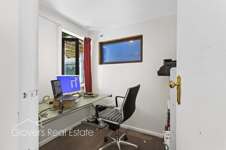 Photo of property in 21a Harrybrook Road, Green Bay, Auckland, 0604