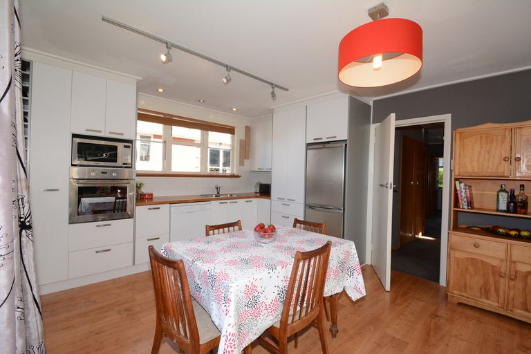 Photo of property in 10 Charters Street, Glenross, Dunedin, 9011