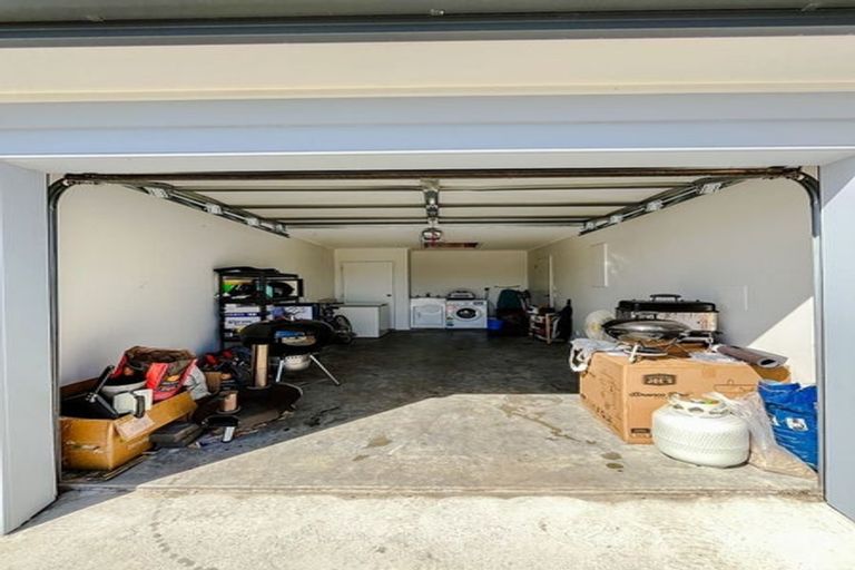 Photo of property in 21 Harore Road, Takanini, 2112