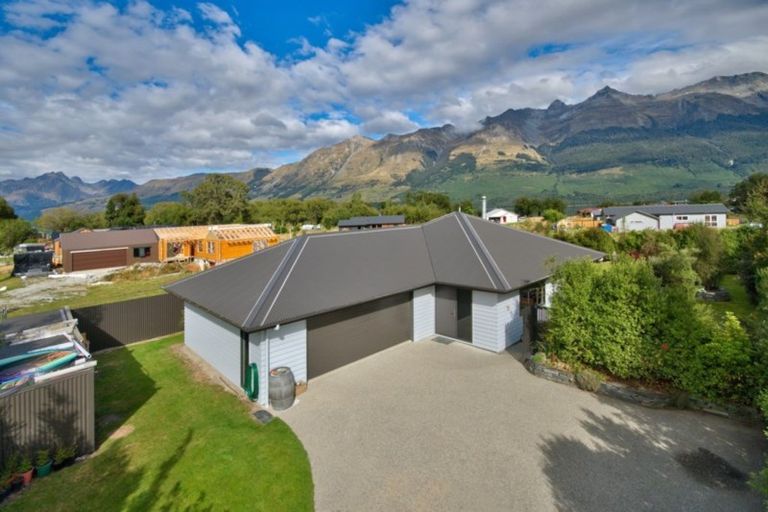 Photo of property in 8 Lochburn Avenue, Glenorchy, 9372