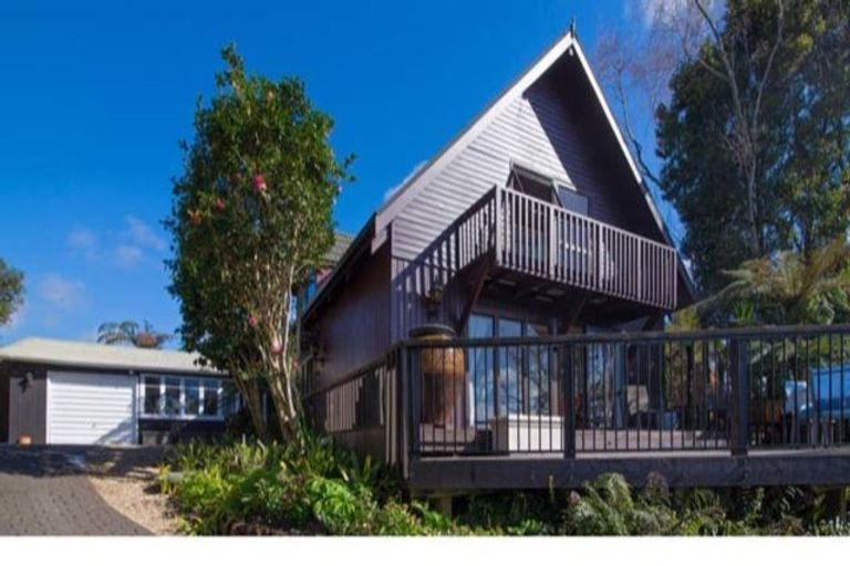 Photo of property in 3 Ridge Road, Lake Okareka, Rotorua, 3076