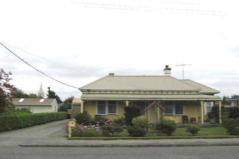 Photo of property in 35 Hornbrook Street, Temuka, 7920