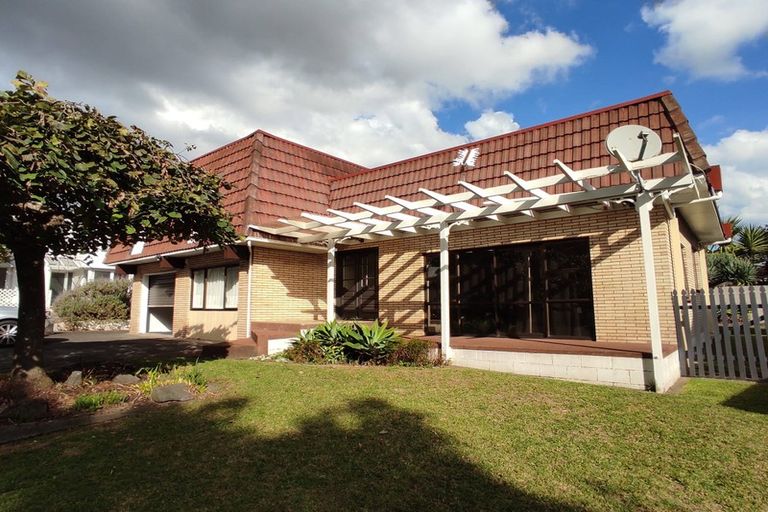 Photo of property in 10 Emory Drive, Conifer Grove, Takanini, 2112