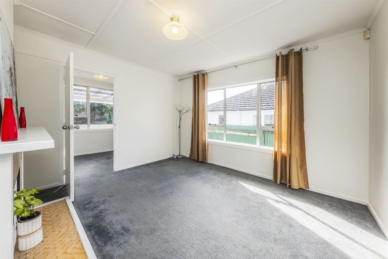 Photo of property in 24 Birdwood Road, Pukekohe, 2120