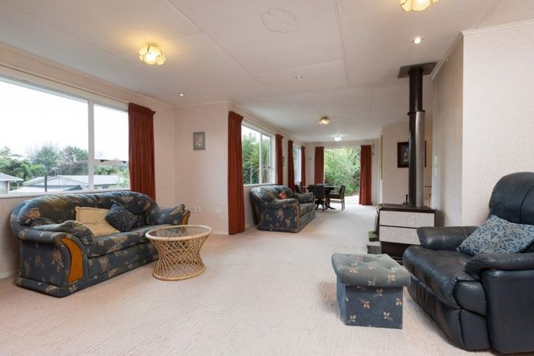 Photo of property in 2 Wayne Place, Ferndale, New Plymouth, 4310