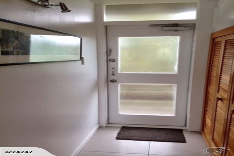 Photo of property in Beresford Apartments, 12/118 Russell Terrace, Berhampore, Wellington, 6023