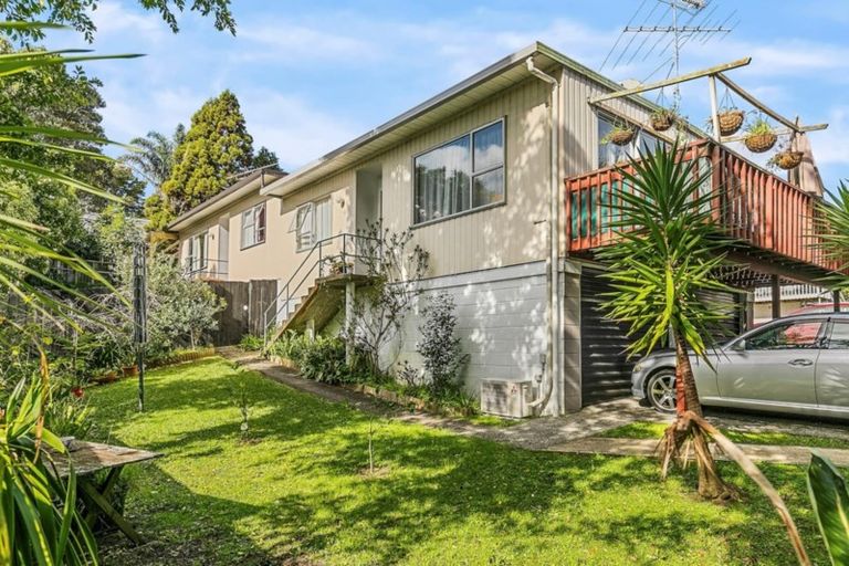 Photo of property in 1/19 Kathleen Street, Totara Vale, Auckland, 0627