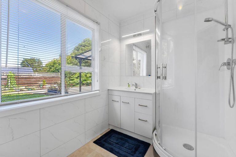 Photo of property in 15 Reynolds Place, Torbay, Auckland, 0630