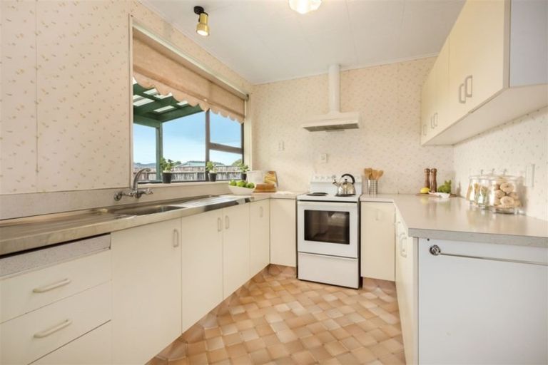 Photo of property in 32 Koromiko Street, Otaki Beach, Otaki, 5512