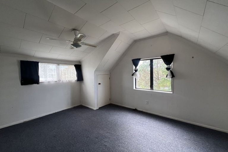 Photo of property in 37 Borich Road, Sunnyvale, Auckland, 0612