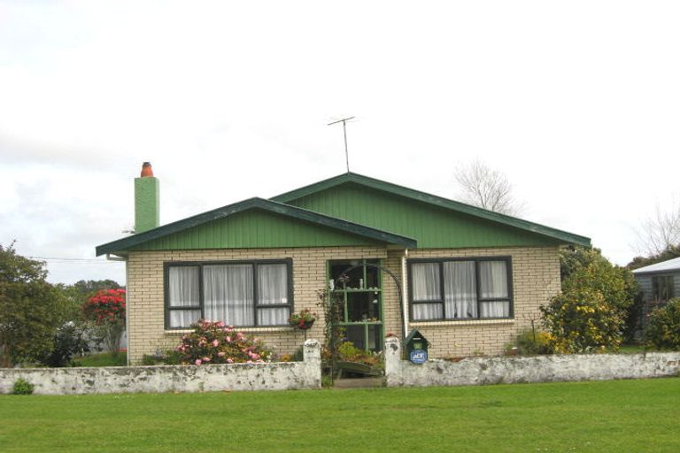 Photo of property in 5 Seymour Street, Waitara, 4320