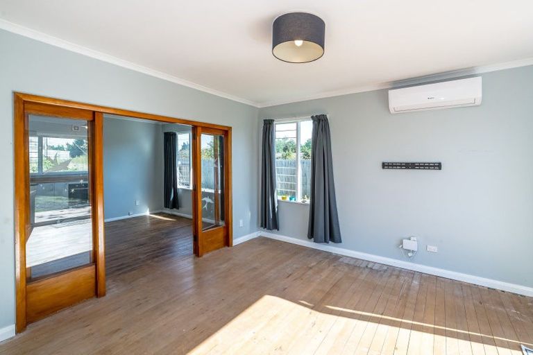 Photo of property in 15 Woodward Street East, Featherston, 5710