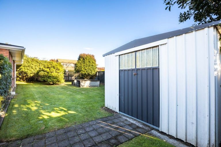 Photo of property in 3a Kinross Drive, Merrilands, New Plymouth, 4312