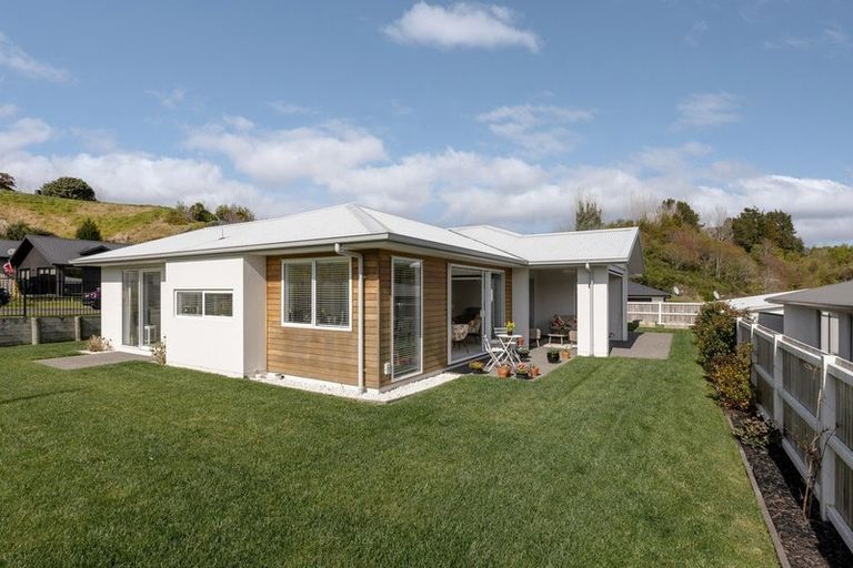 Photo of property in 74 Whakaturou Crescent, Pyes Pa, Tauranga, 3112