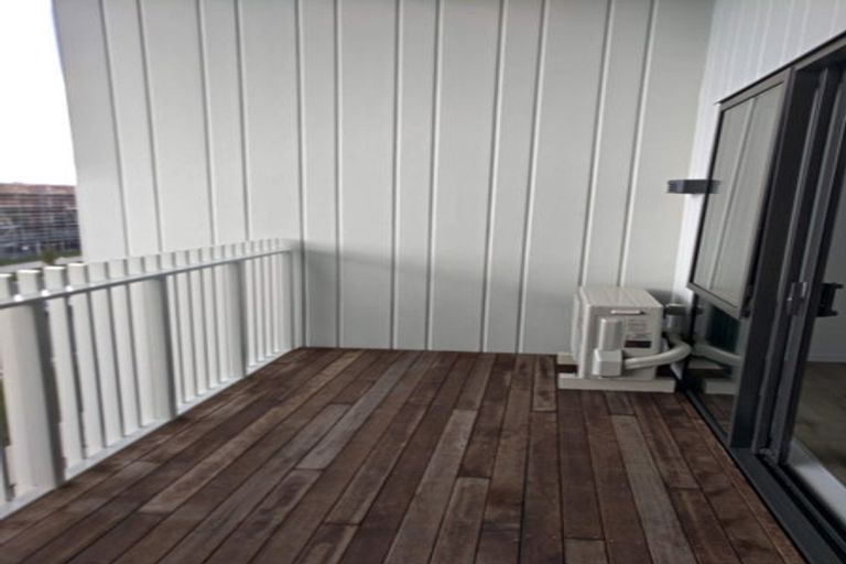 Photo of property in 10/45 Cessna Crescent, Mangere, Auckland, 2022